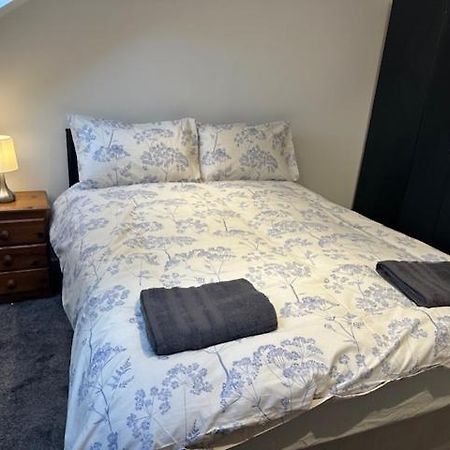 Luton Home Near Airport Private & Shared Bathroom Option Luaran gambar