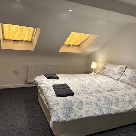 Luton Home Near Airport Private & Shared Bathroom Option Luaran gambar