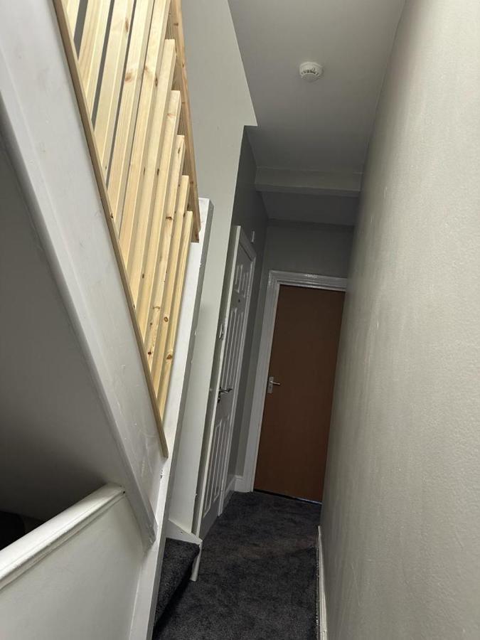 Luton Home Near Airport Private & Shared Bathroom Option Luaran gambar
