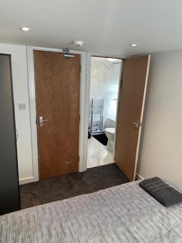 Luton Home Near Airport Private & Shared Bathroom Option Luaran gambar