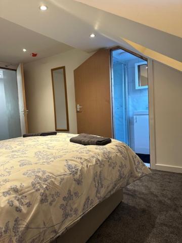 Luton Home Near Airport Private & Shared Bathroom Option Luaran gambar