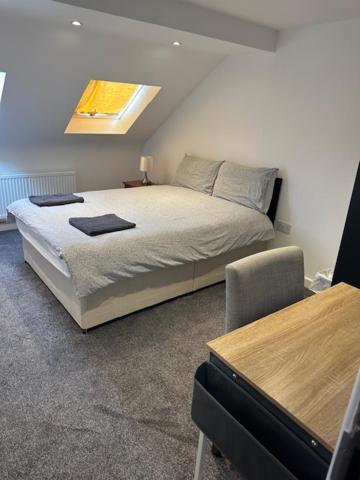 Luton Home Near Airport Private & Shared Bathroom Option Luaran gambar