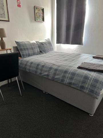 Luton Home Near Airport Private & Shared Bathroom Option Luaran gambar